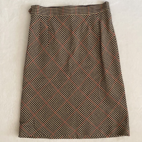 Louis Feraud | Wool Flax Blend Houndstooth Knee Length Skirt Camel/Blue/Red (4) - Picture 12 of 16